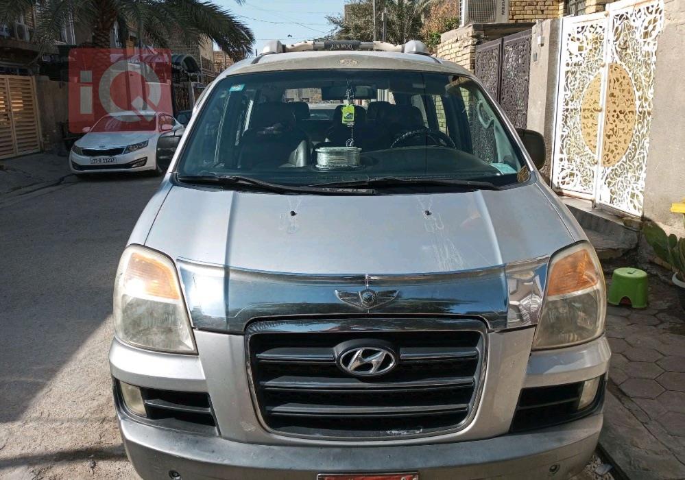 Hyundai Starex